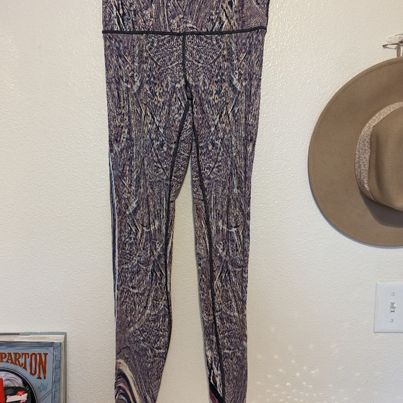 Lululemon wunder under leggings size 6 - Picture 8 of 8